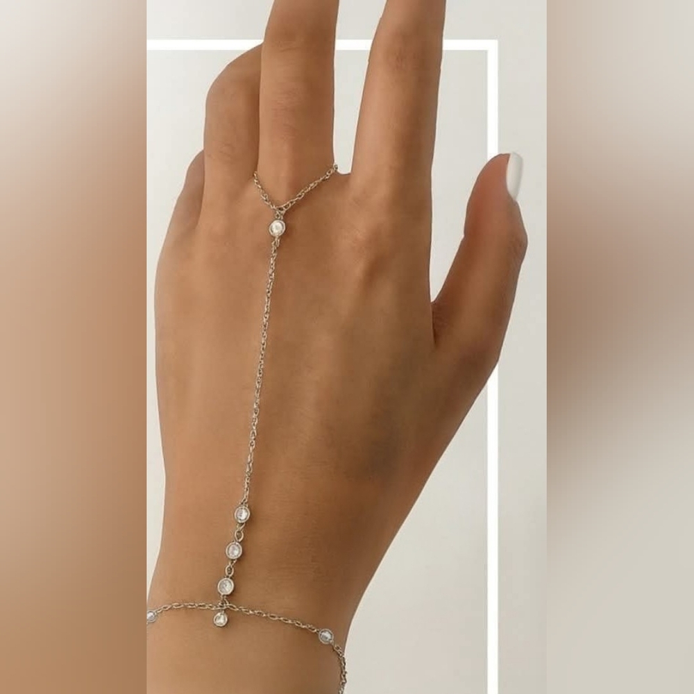 Silver Color With Crystals Hand Finger Slave Chain Bracelet Brand New Tocara